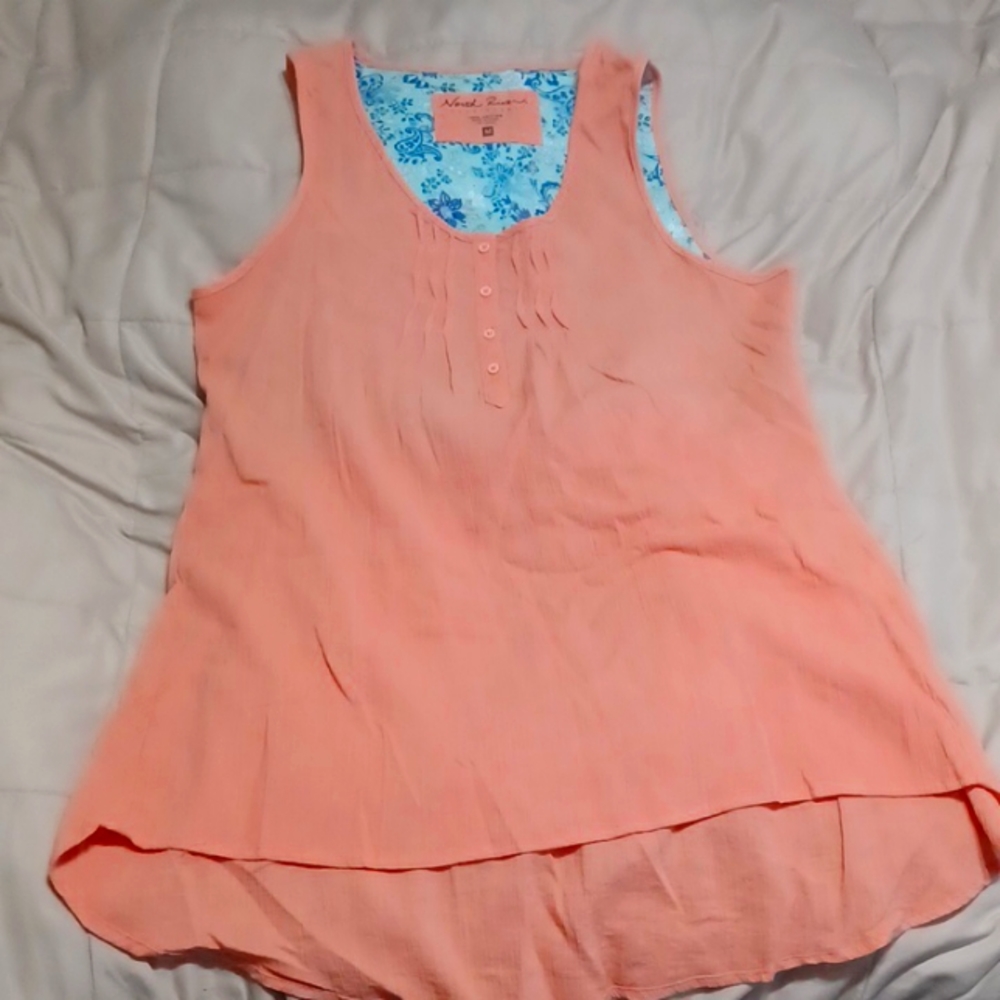 Medium North river outfitters buttoned blouse tank top peach color